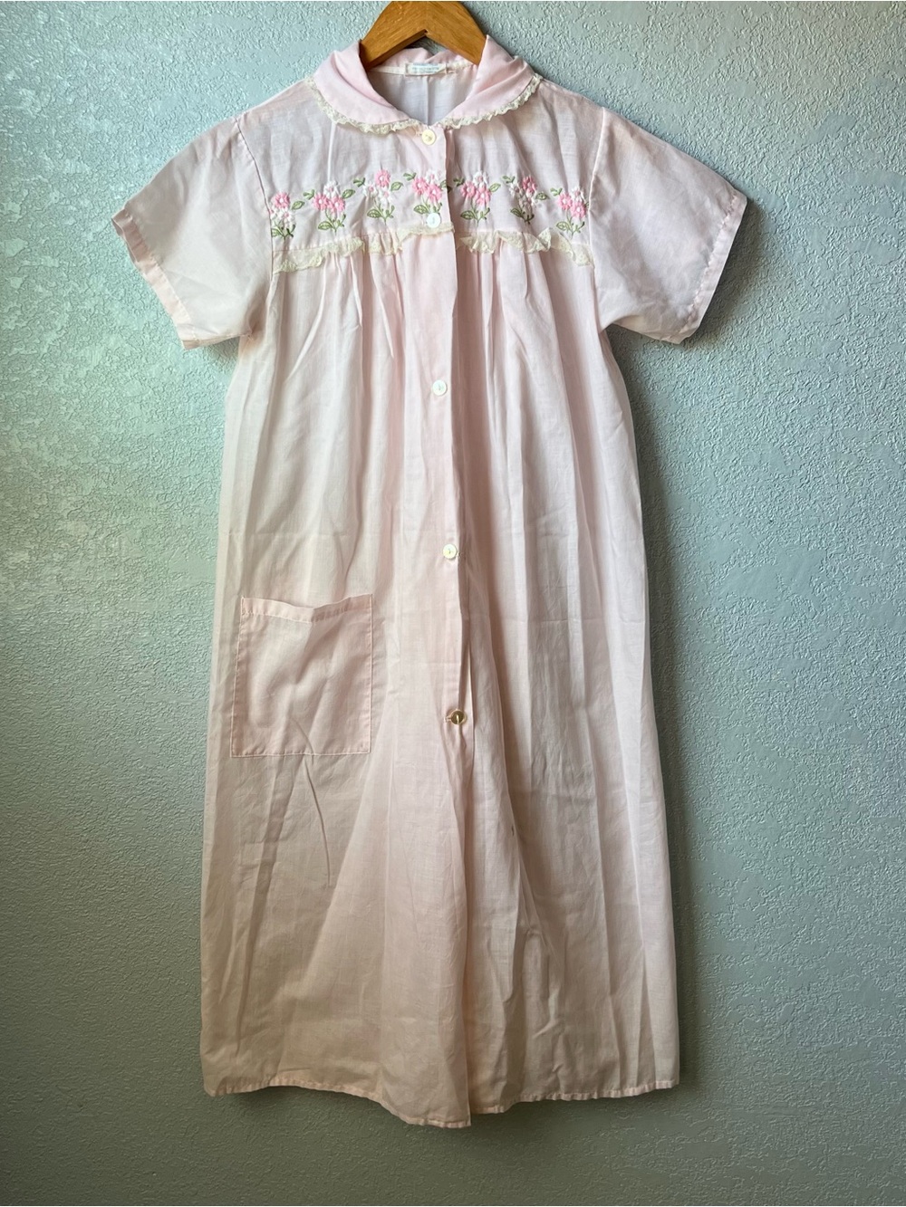 Vintage Pink Embroidered House Dress Nightgown Floral Cotton Blend Loungewear M